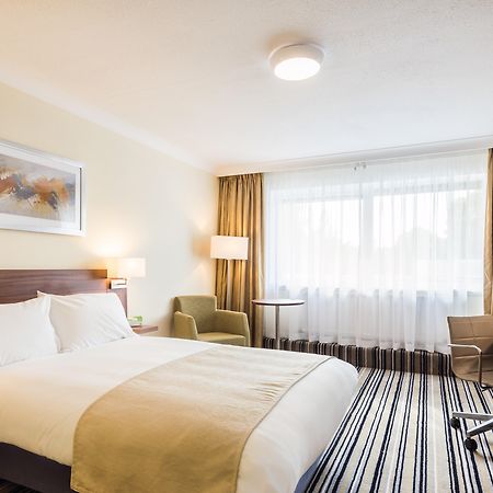 Holiday Inn Reading West By Ihg Bagian luar foto