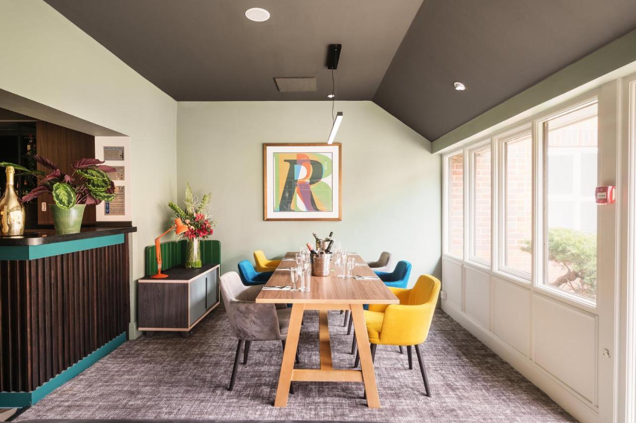 Holiday Inn Reading West By Ihg Bagian luar foto