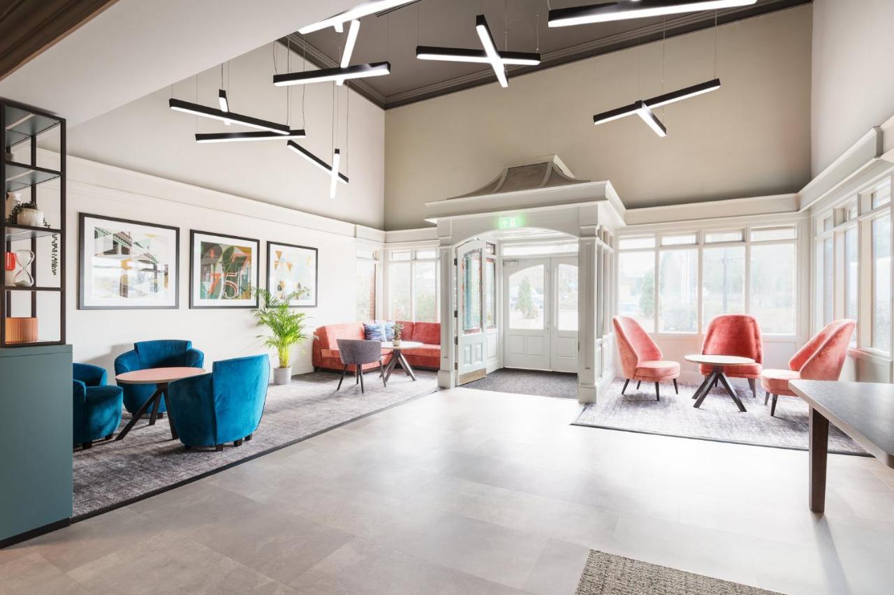 Holiday Inn Reading West By Ihg Bagian luar foto