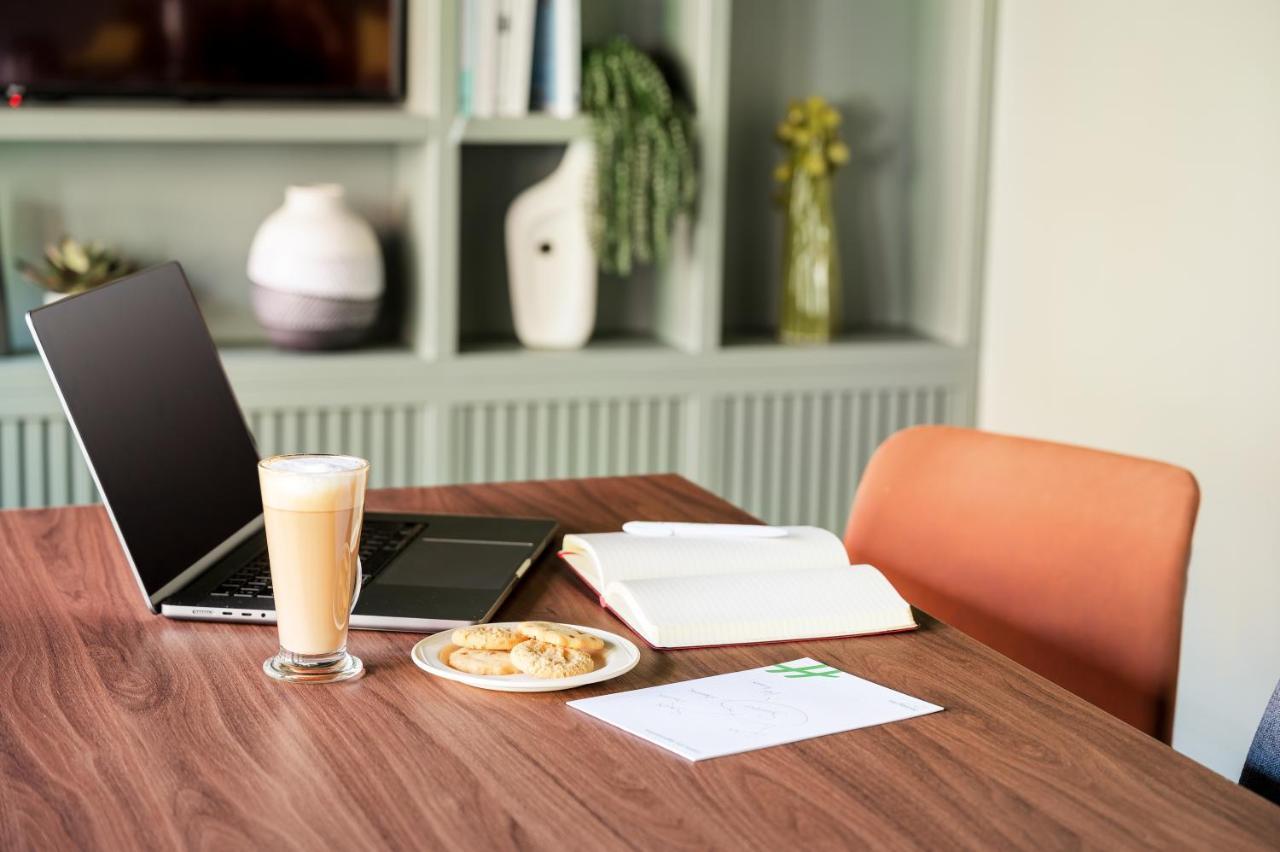 Holiday Inn Reading West By Ihg Bagian luar foto