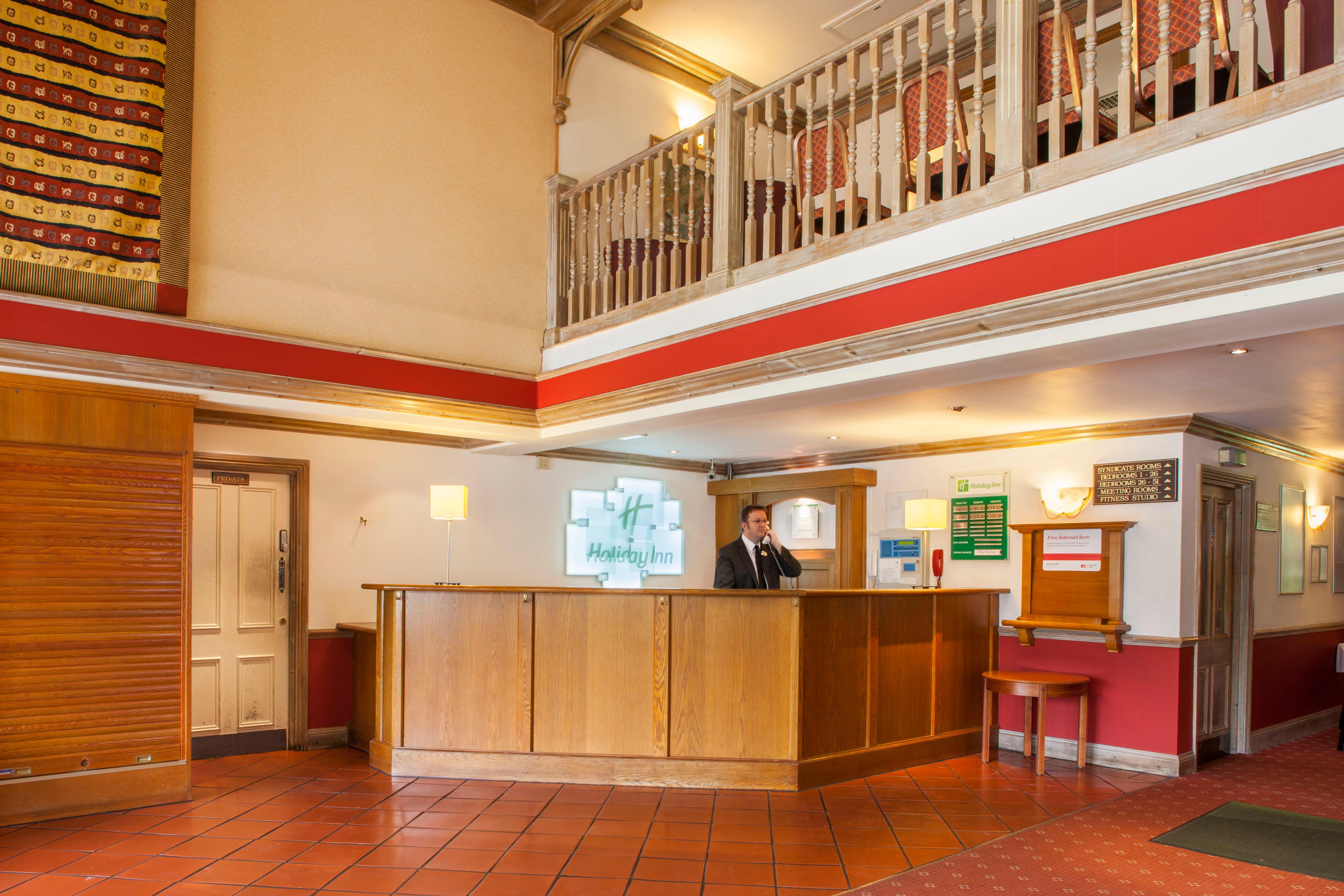 Holiday Inn Reading West By Ihg Bagian luar foto