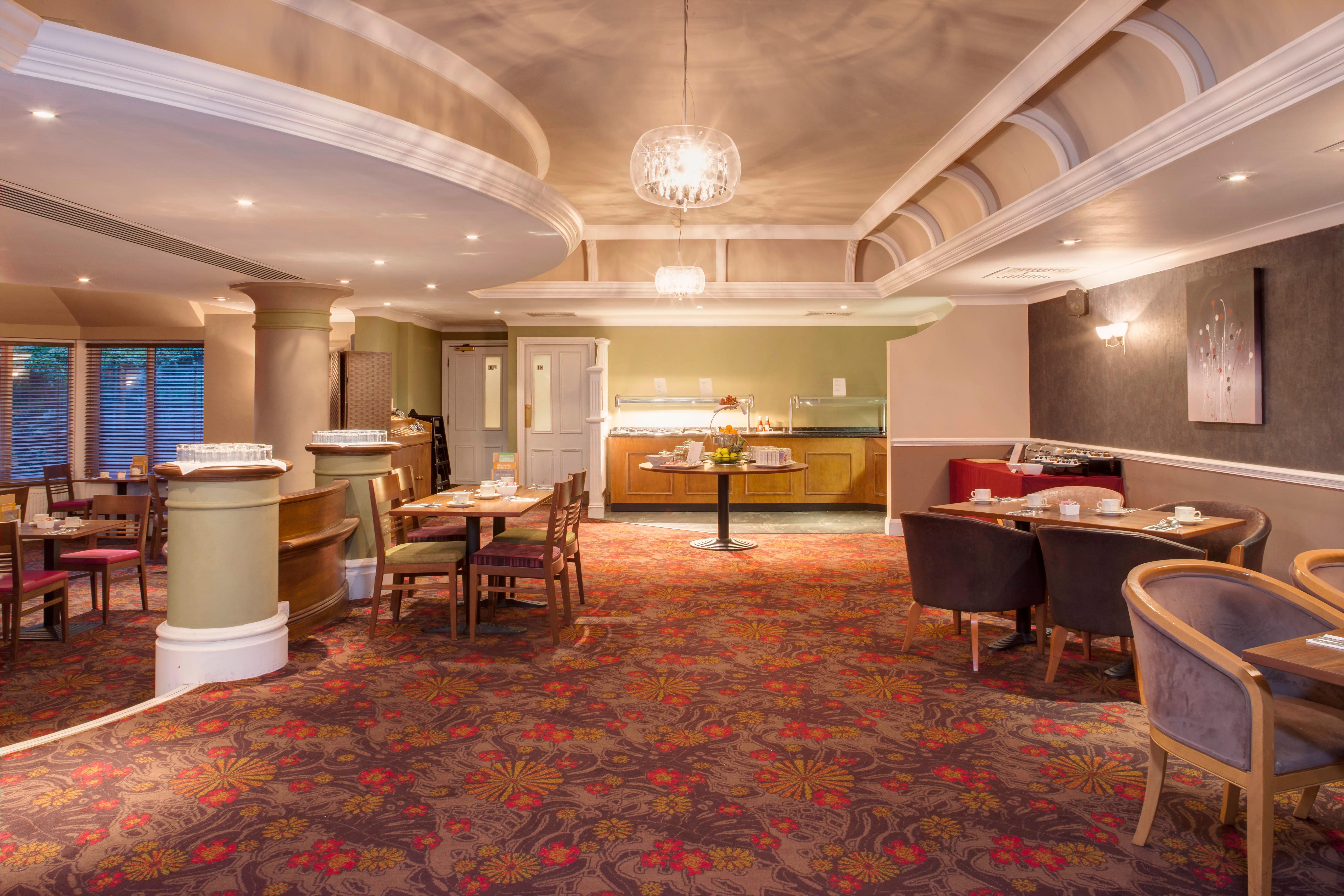 Holiday Inn Reading West By Ihg Bagian luar foto