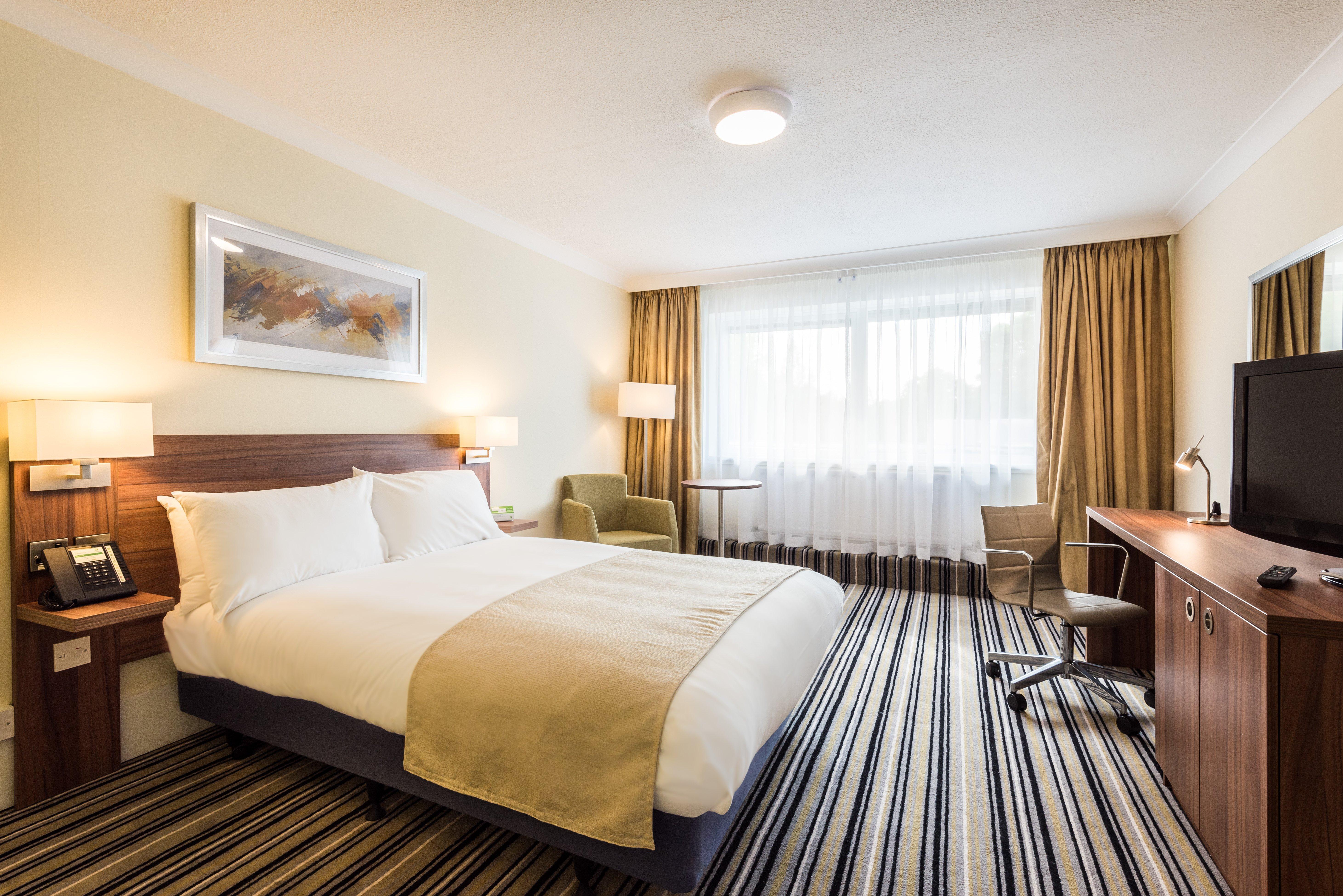 Holiday Inn Reading West By Ihg Bagian luar foto