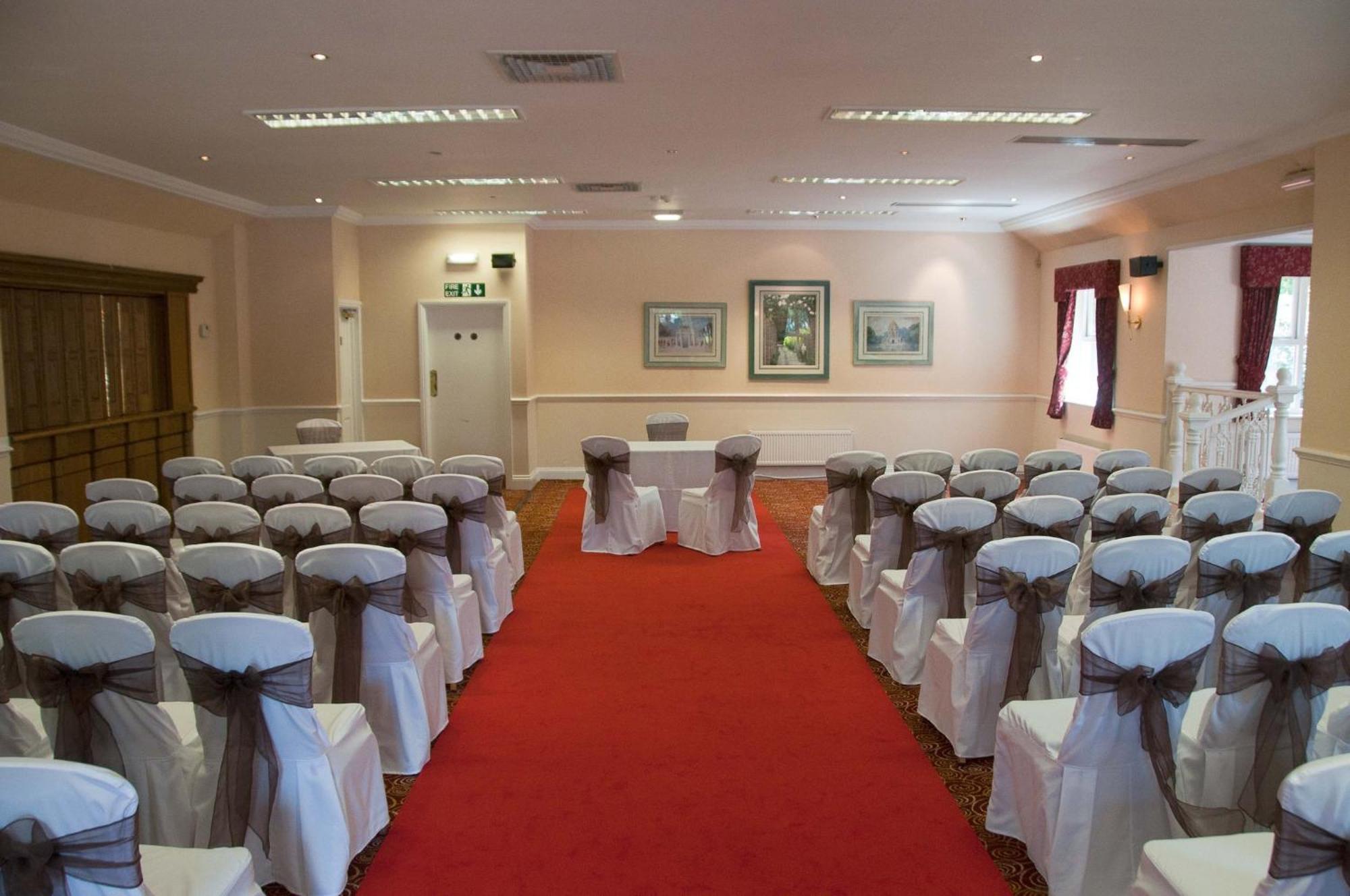 Holiday Inn Reading West By Ihg Bagian luar foto