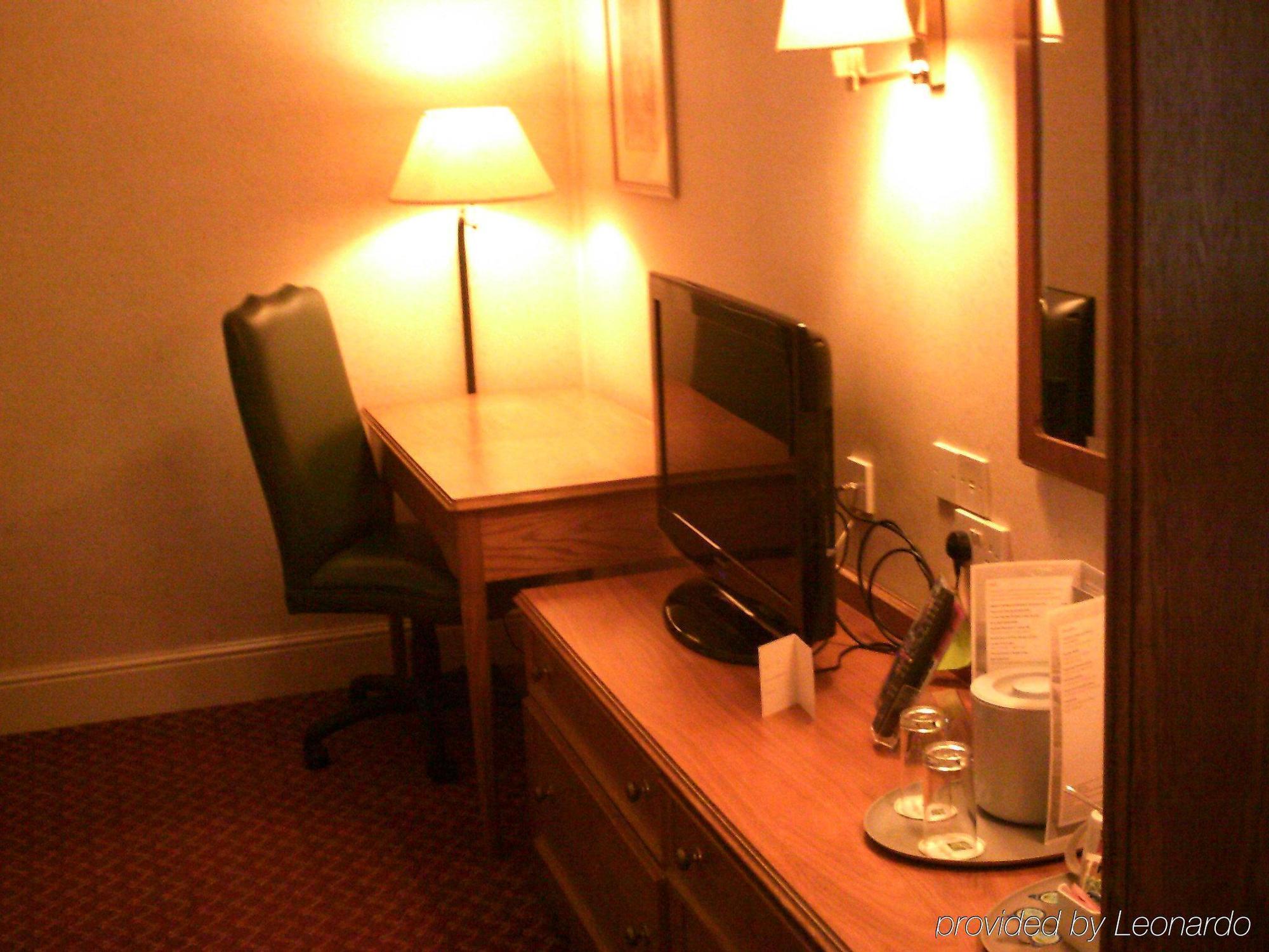 Holiday Inn Reading West By Ihg Bagian luar foto