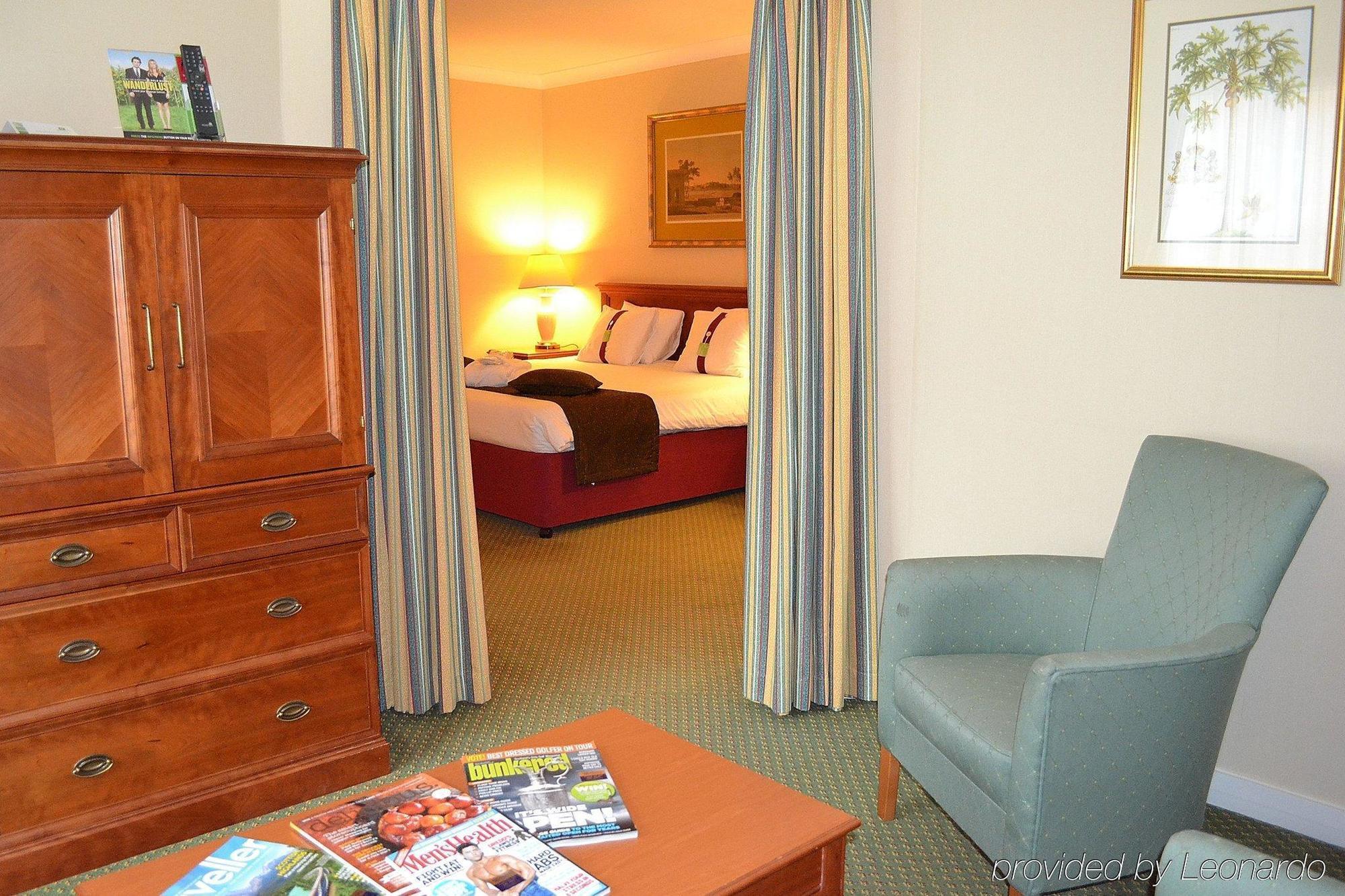 Holiday Inn Reading West By Ihg Bagian luar foto