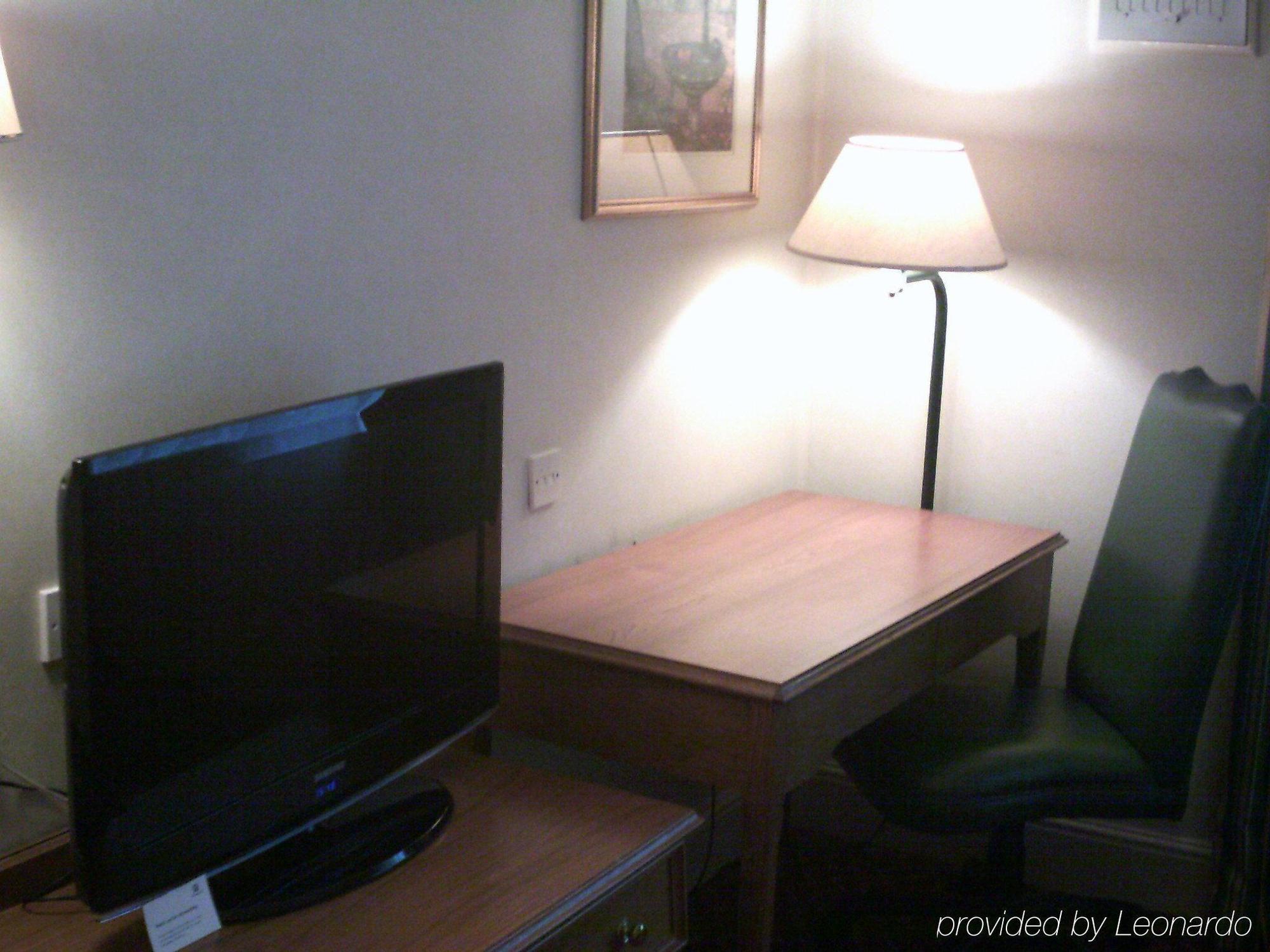Holiday Inn Reading West By Ihg Bagian luar foto
