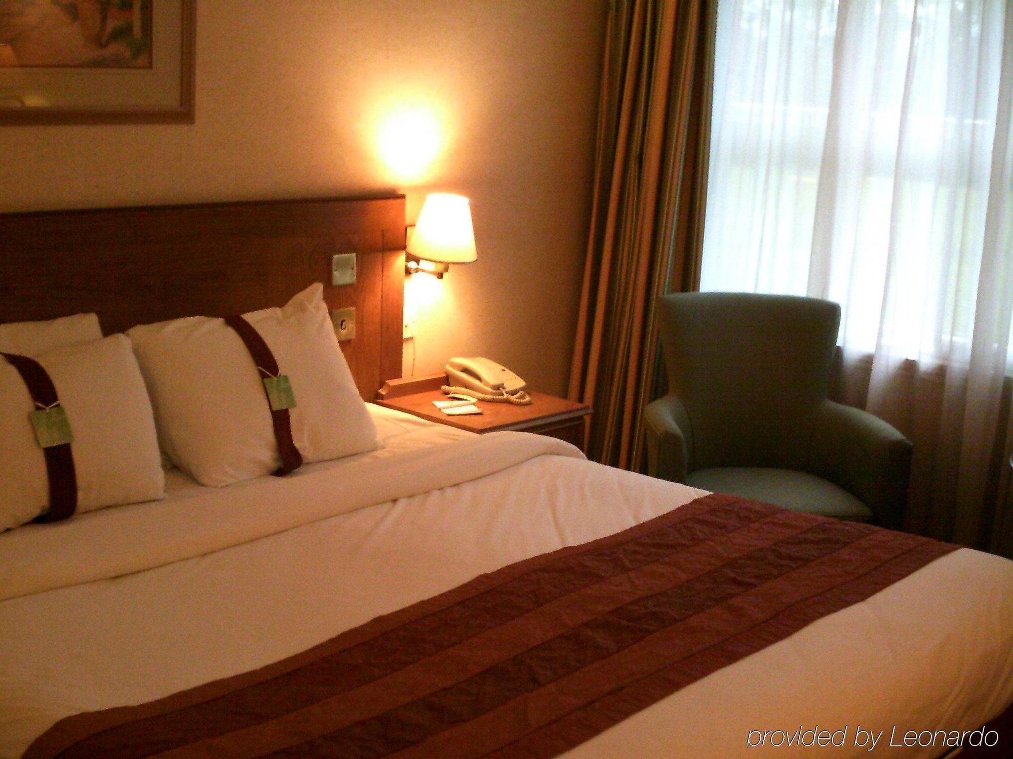 Holiday Inn Reading West By Ihg Bagian luar foto