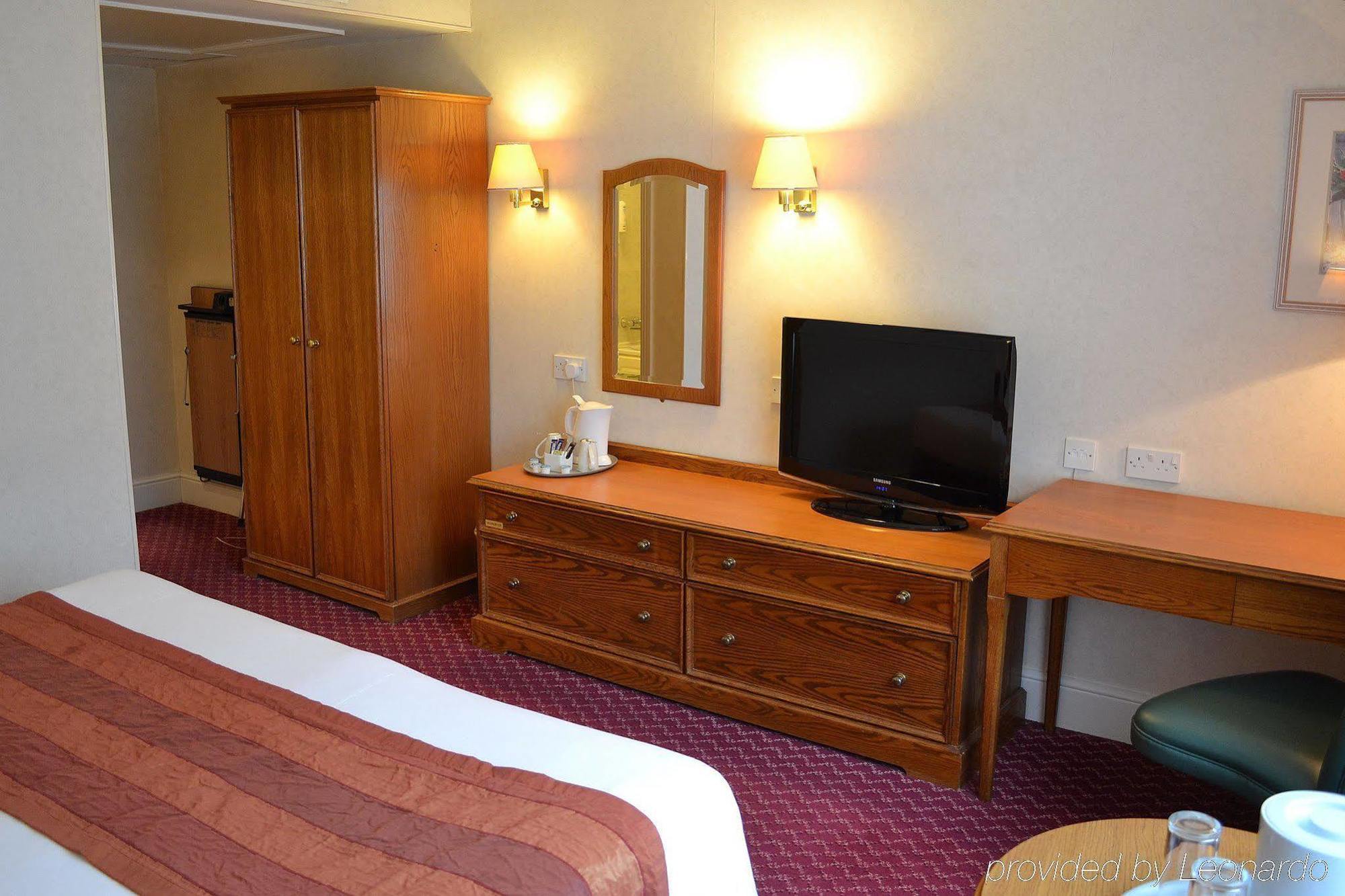 Holiday Inn Reading West By Ihg Bagian luar foto