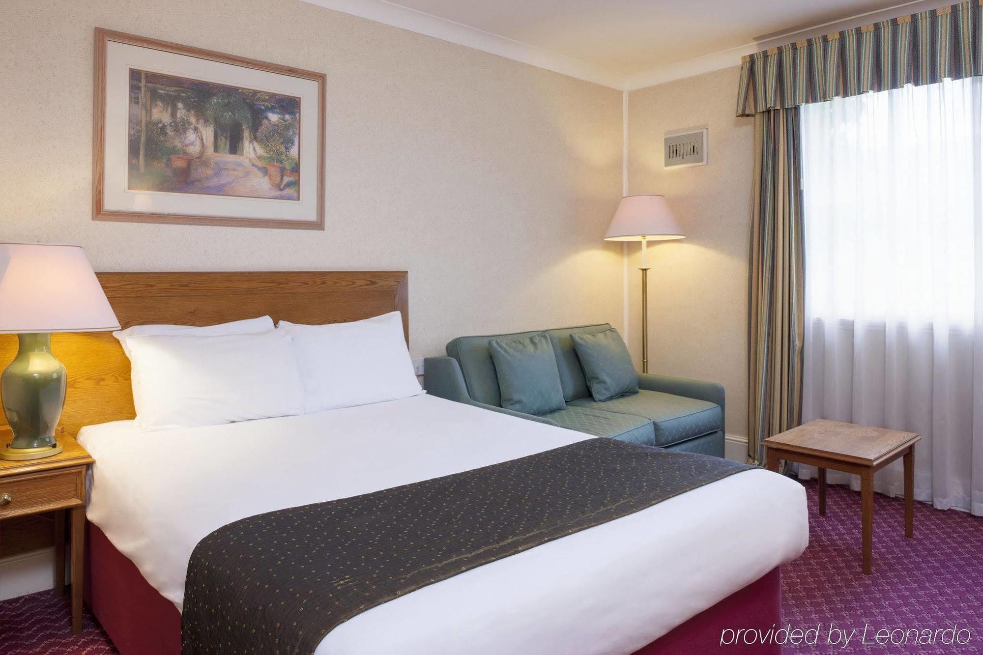 Holiday Inn Reading West By Ihg Bagian luar foto