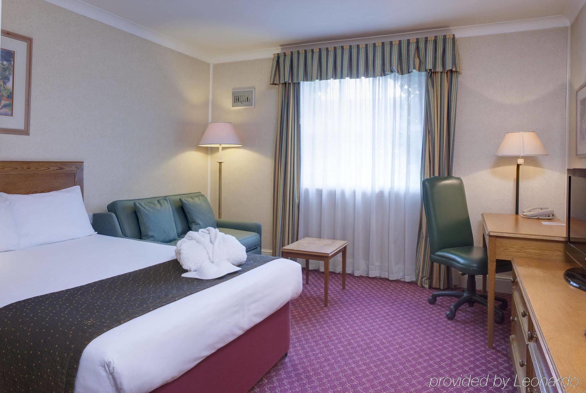 Holiday Inn Reading West By Ihg Bagian luar foto